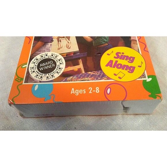 Vtg Barney VHS Birthday Sing Along Barney & Friends 90s TV Show Backyard Gang - Picture 3 of 7